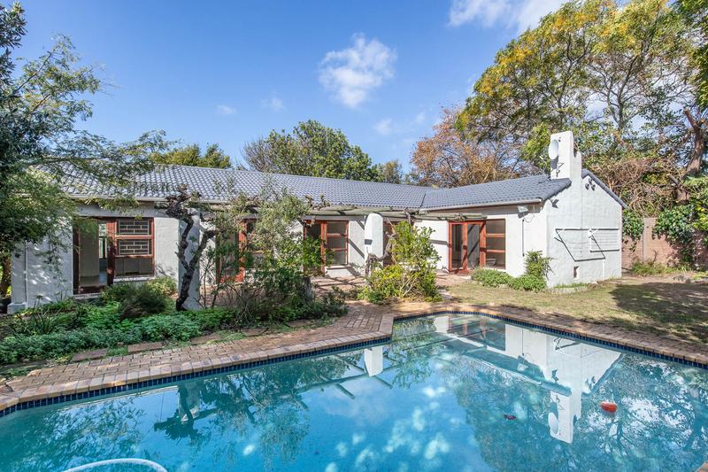 To Let 4 Bedroom Property for Rent in Constantia Western Cape